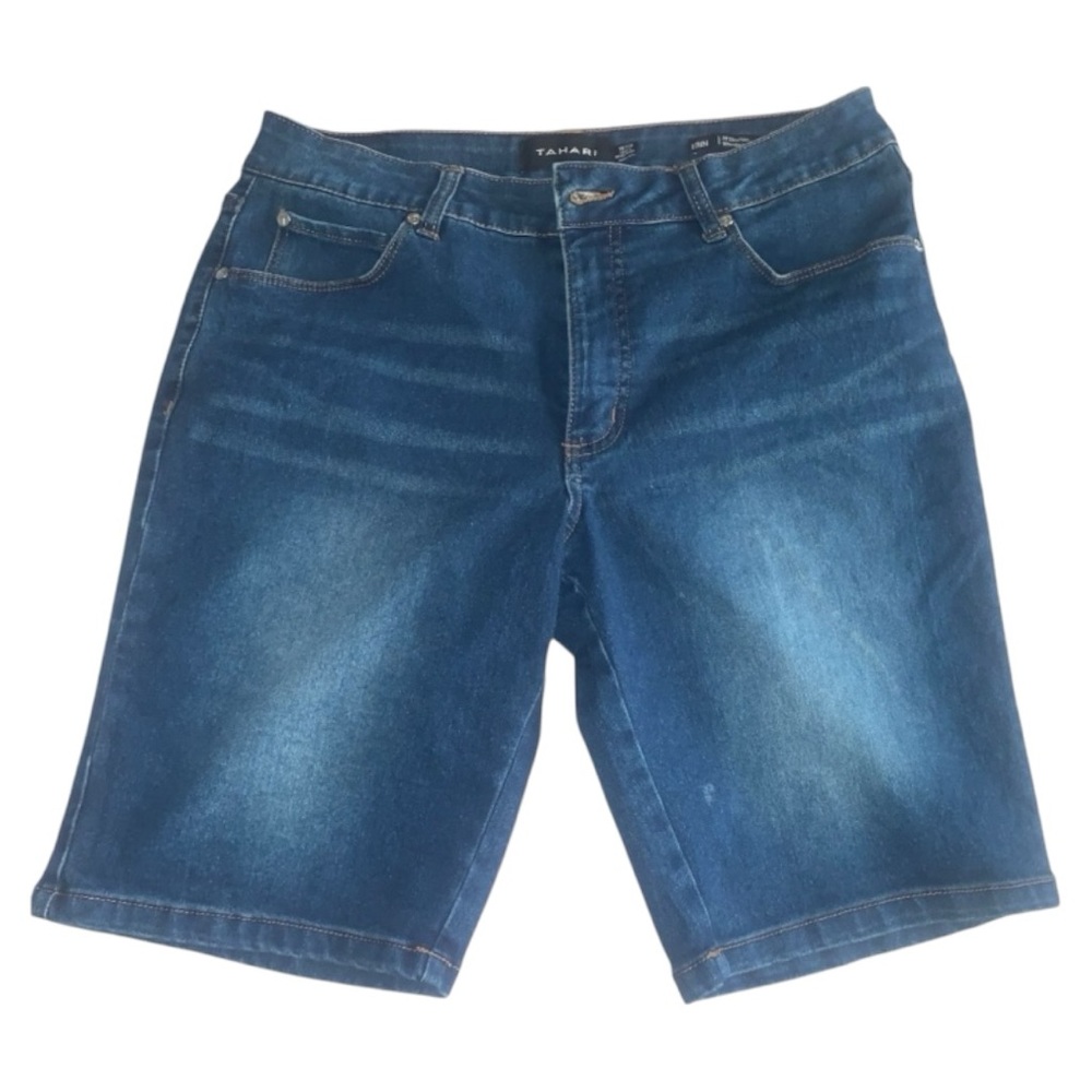 TAHARI “BERMUDA” SHORTS